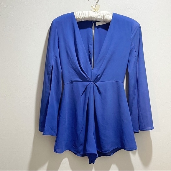 ASTR THE LABEL Women’s Bright Blue Bell Sleeve Twist Front Romper - Picture 2 of 9